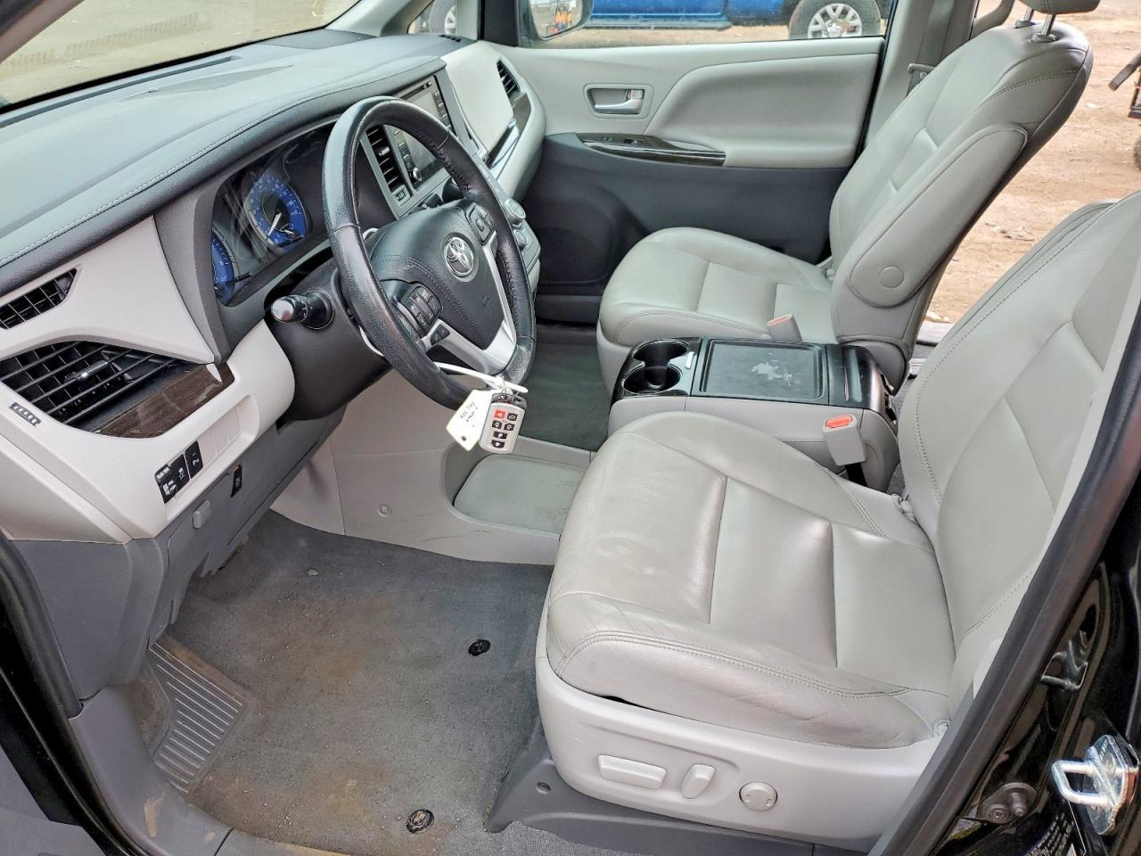 2020 Toyota Sienna Xle 7-Passenger - Image 7