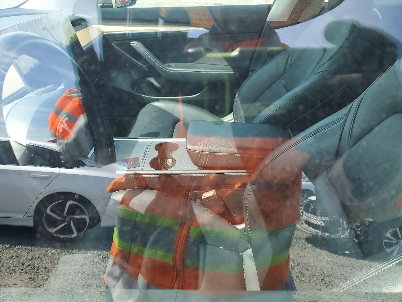 2023 Tesla Model 3 - Image 7
