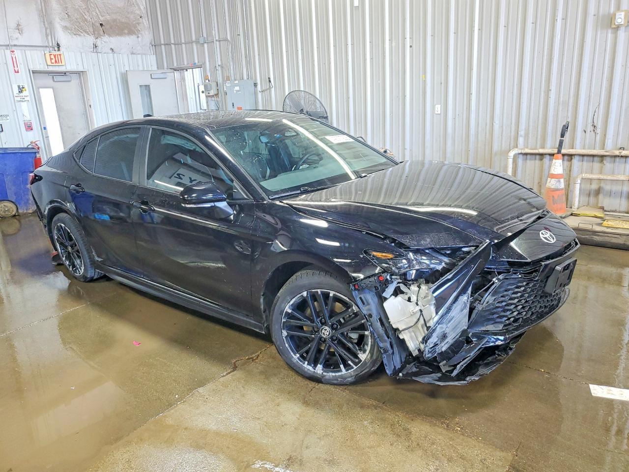 2025 Toyota Camry Se - Image 4