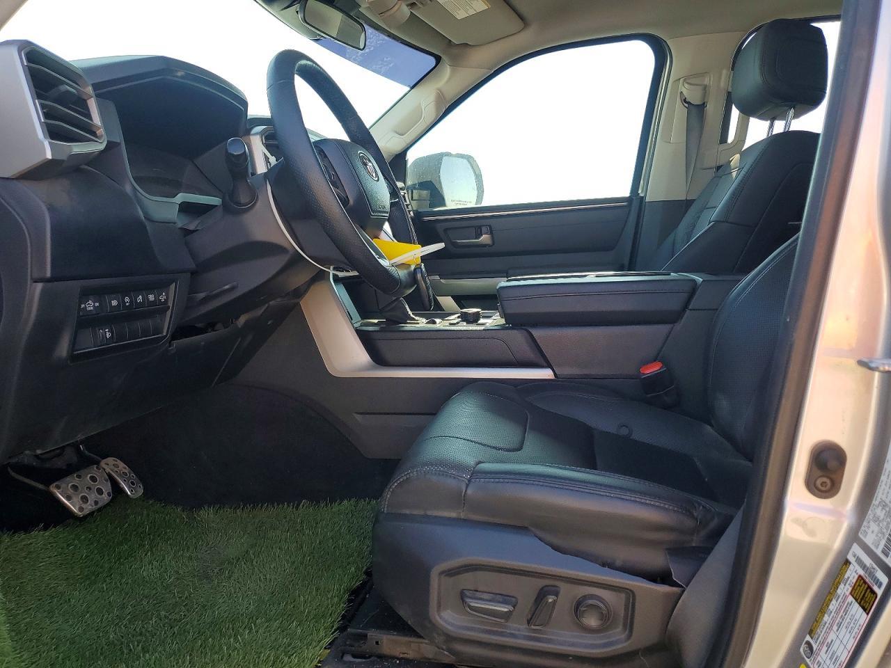 2023 Toyota Tundra Sr5 - Image 7