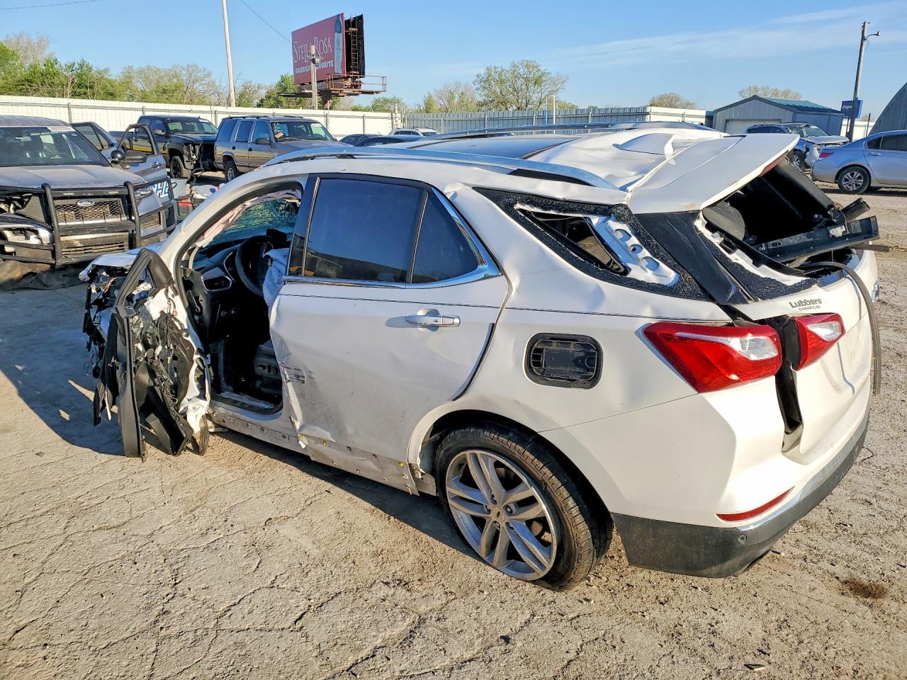 2019 Chevrolet Equinox Premier - Image 2