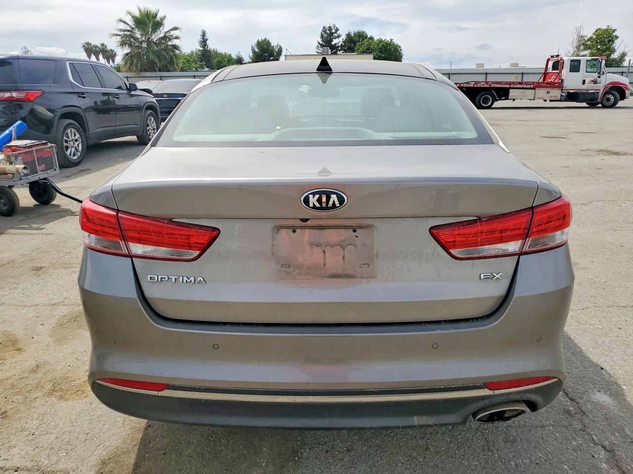 2016 Kia Optima Ex - Image 6