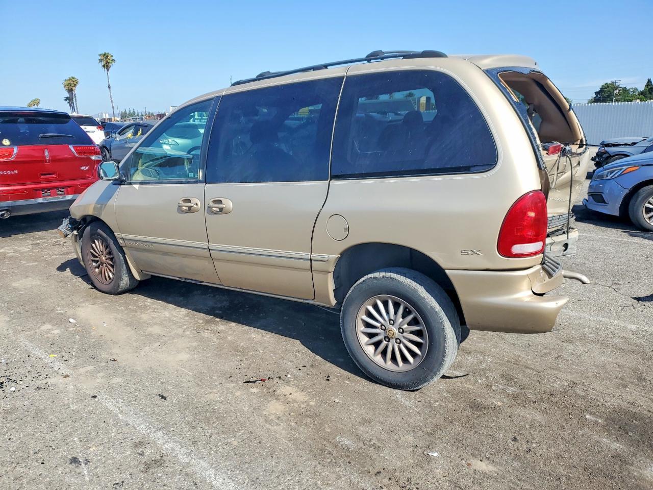 1999 Chrysler Town & Country Sx - Image 2