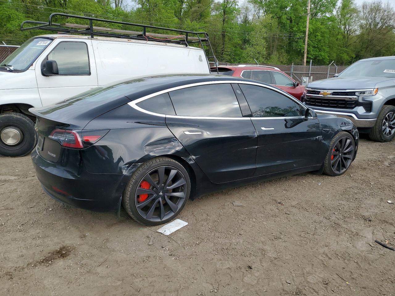 2020 Tesla Model 3 - Фото 3