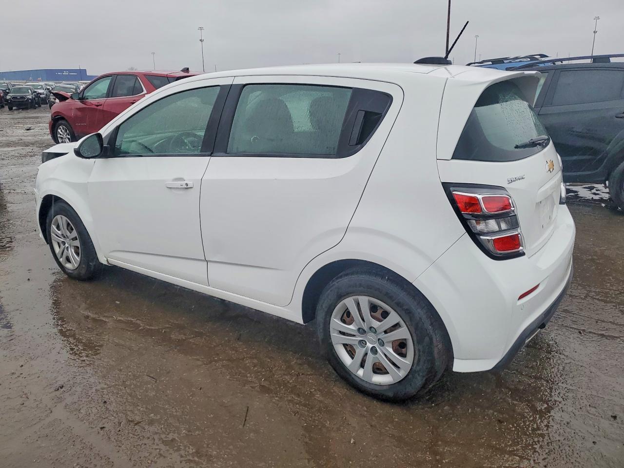 2019 Chevrolet Sonic - Фото 2