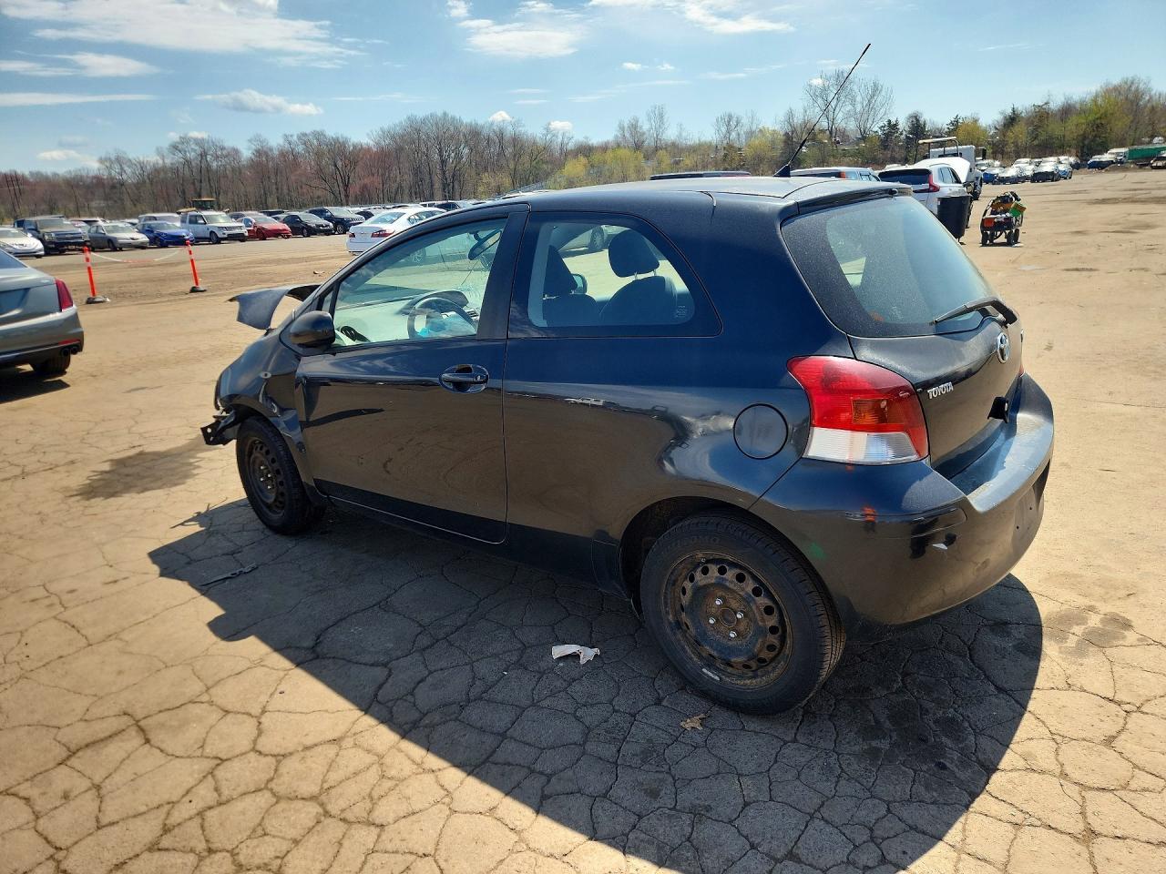 2009 Toyota Yaris Base - Image 2