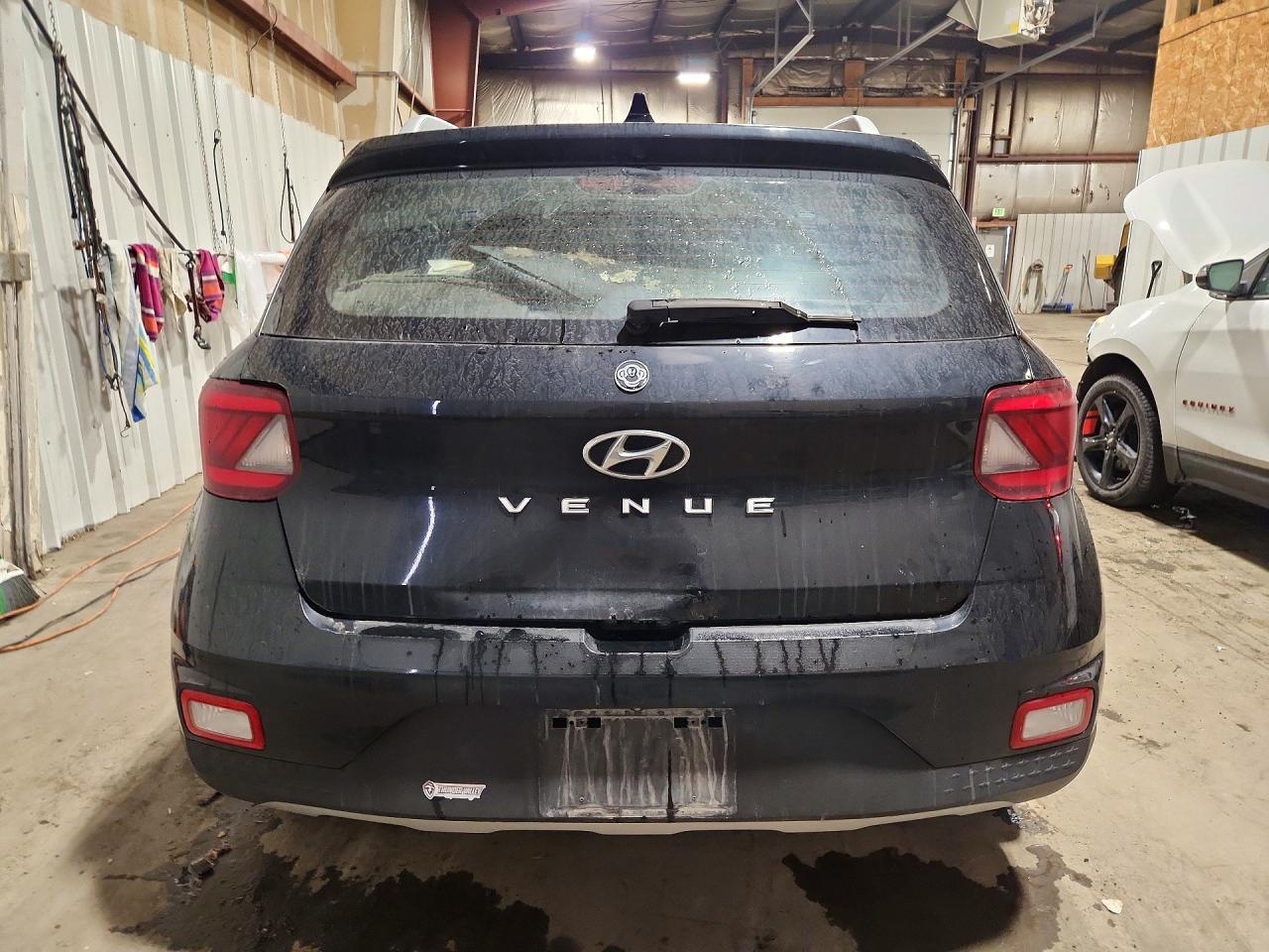 2021 Hyundai Venue Sel - Image 6