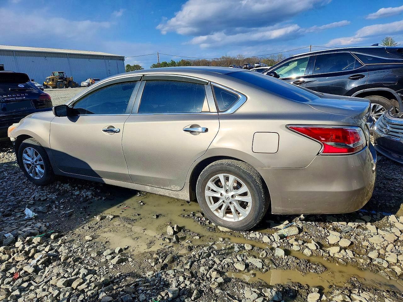 2014 Nissan Altima 2.5 S - Image 2