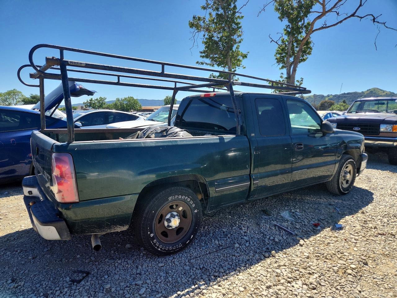 2003 Chevrolet Silverado C1500 - Image 3