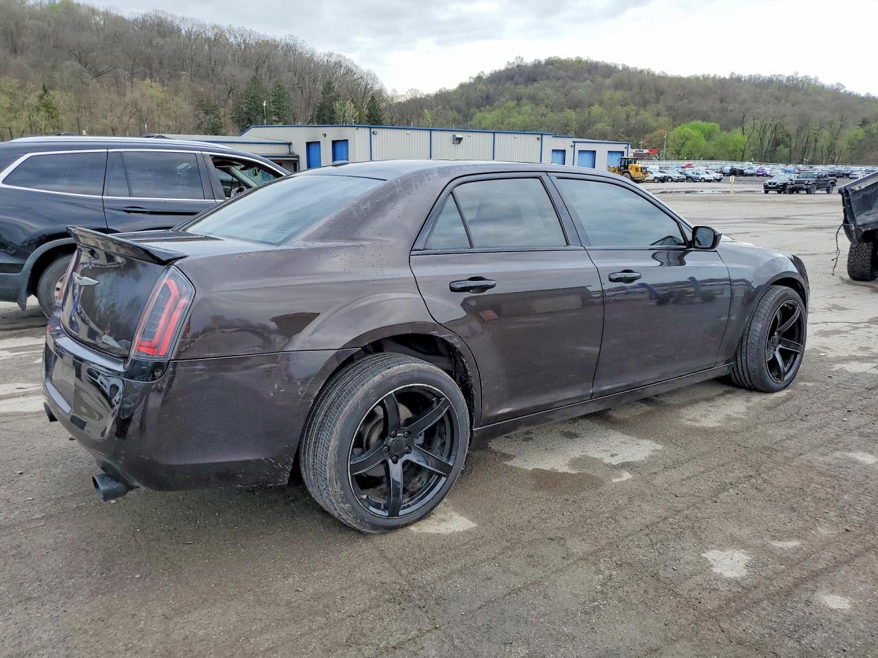 2013 Chrysler 300C - Фото 3