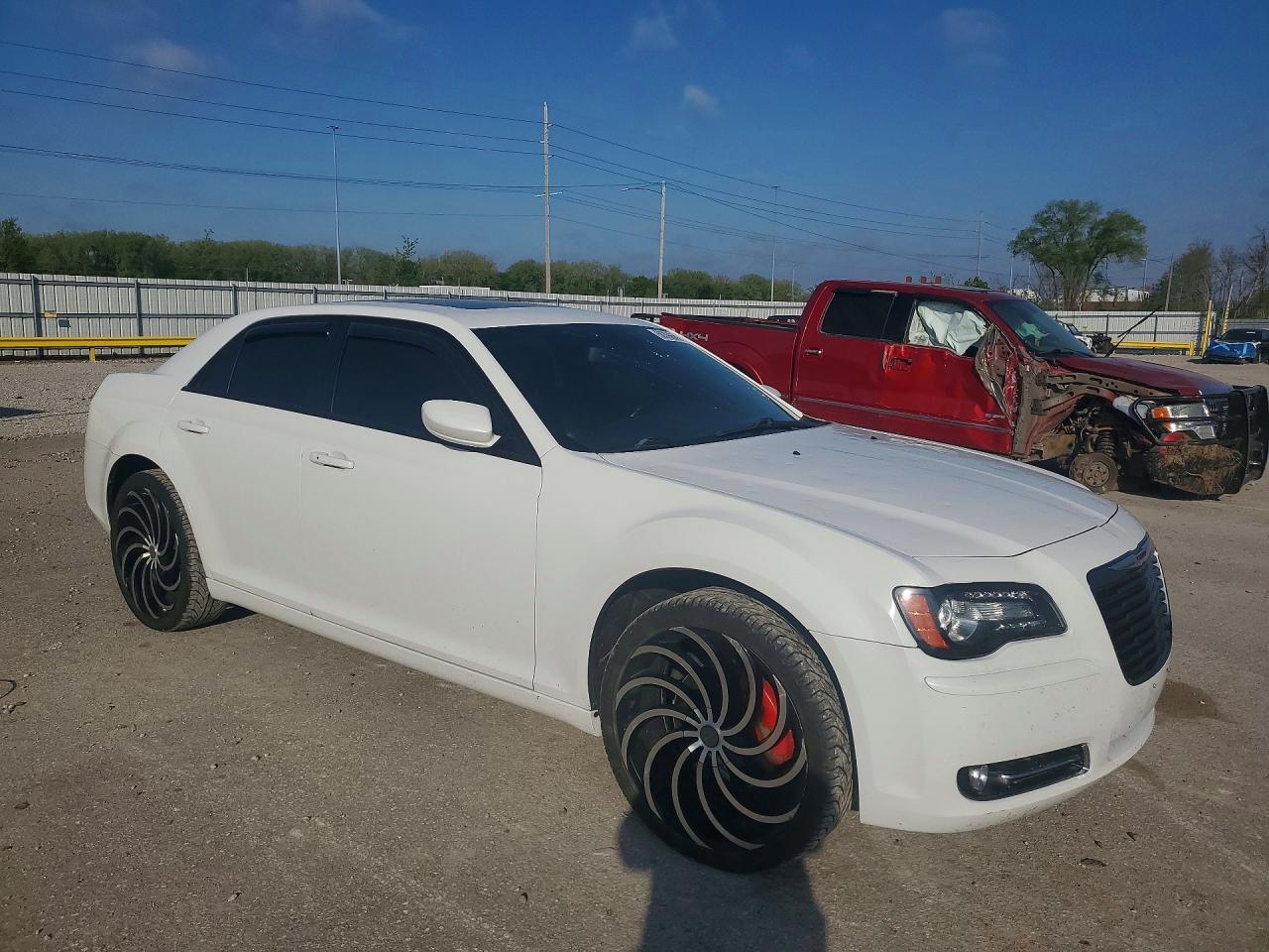 2014 Chrysler 300 S - Фото 4