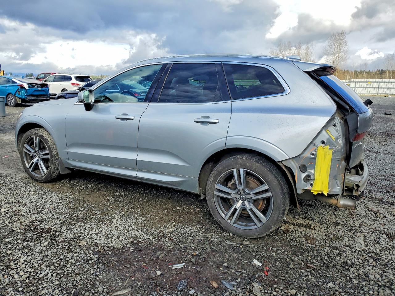 2018 Volvo Xc60 T6 Momentum - Image 2