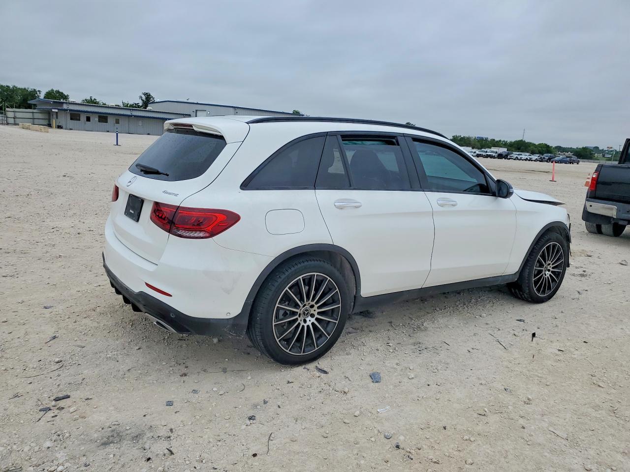 2022 Mercedes-Benz Glc 300 4Matic - Image 3