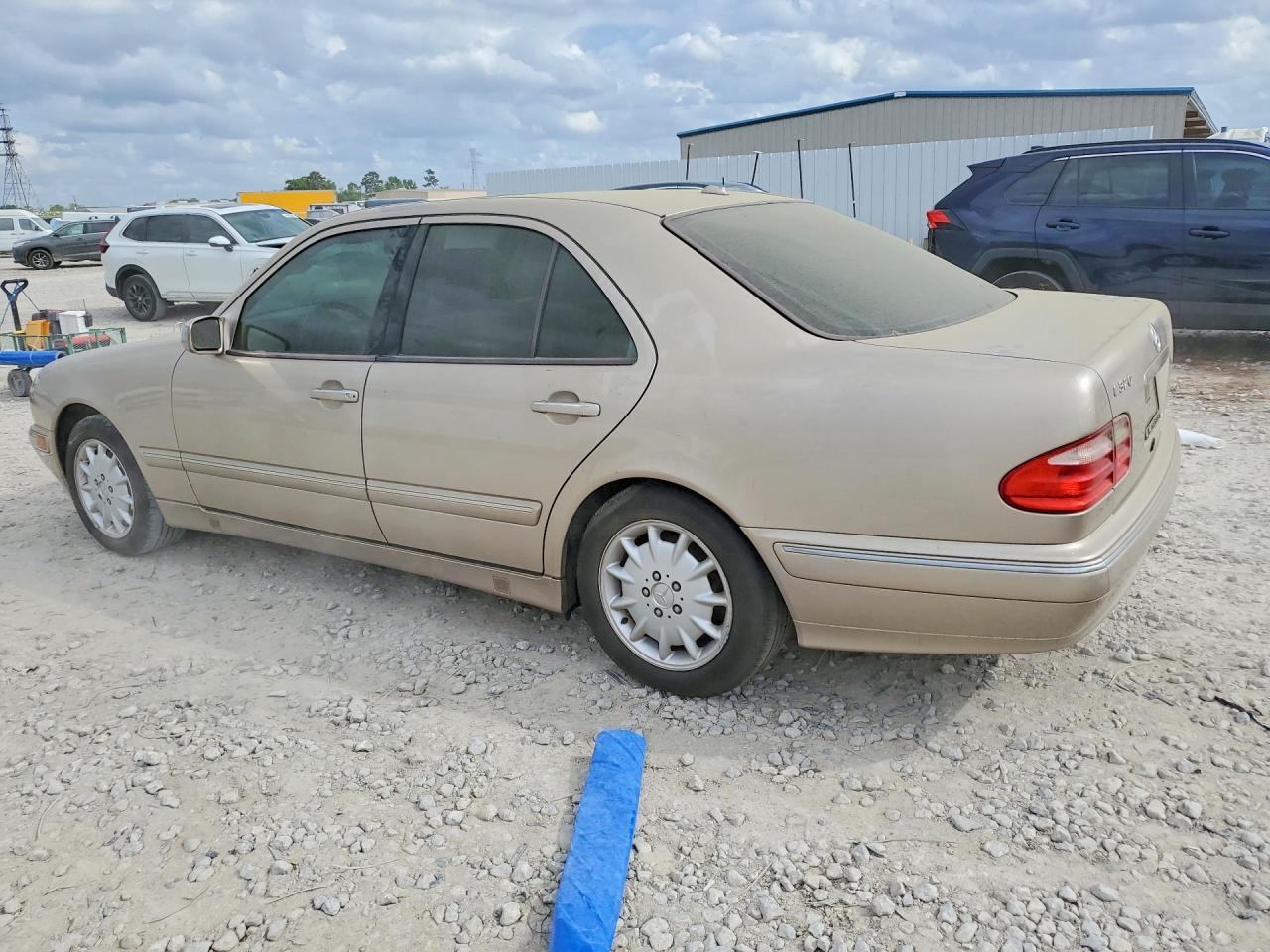 2000 Mercedes-Benz E 320 - Image 2