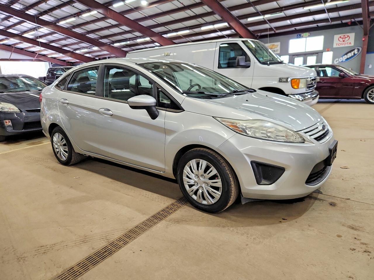 2013 Ford Fiesta S - Image 4