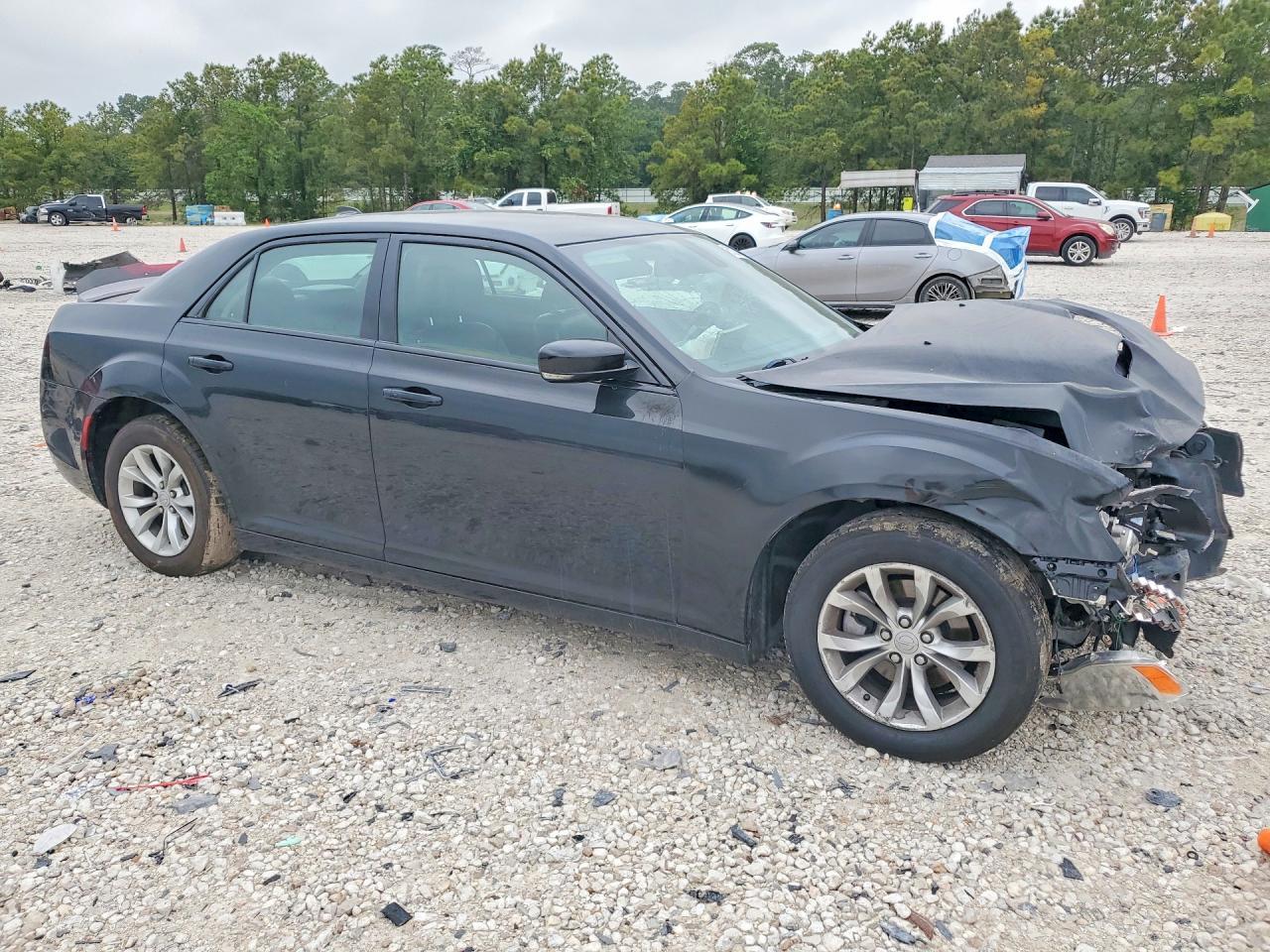 2015 Chrysler 300 Limited - Фото 4