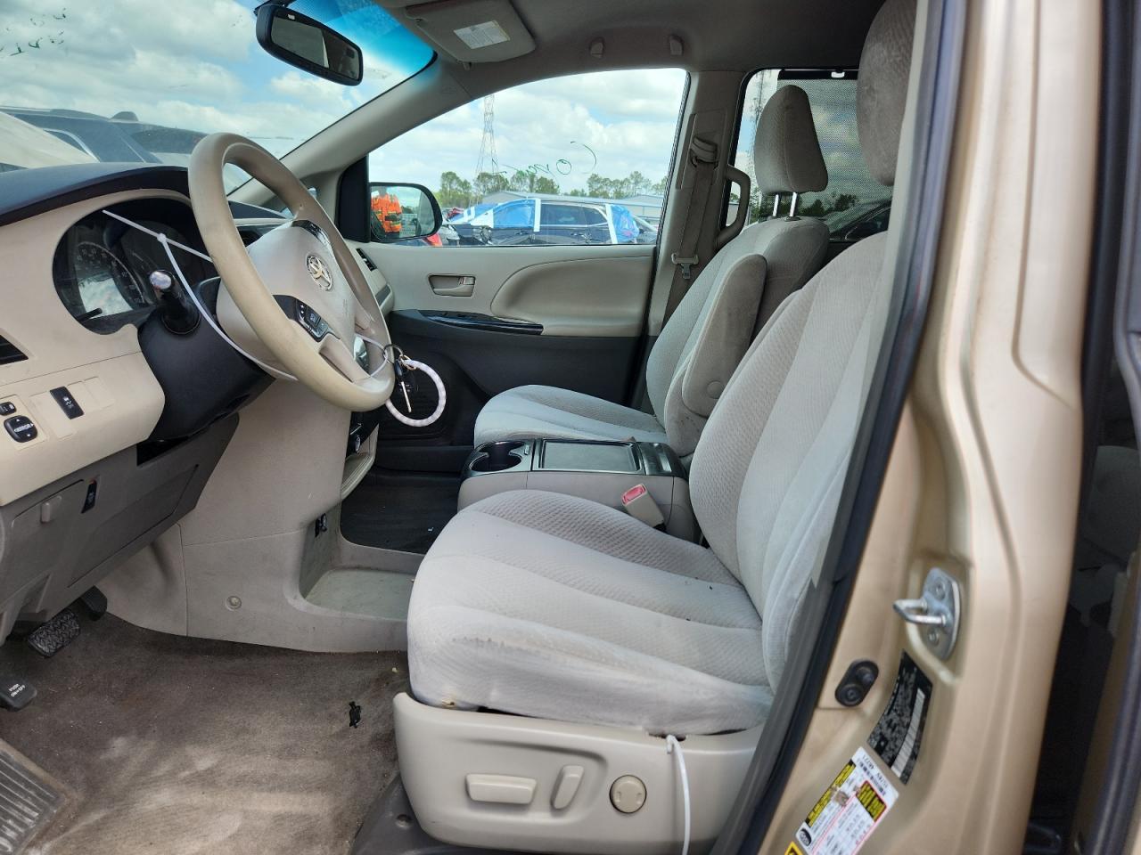 2012 Toyota Sienna Le - Фото 7