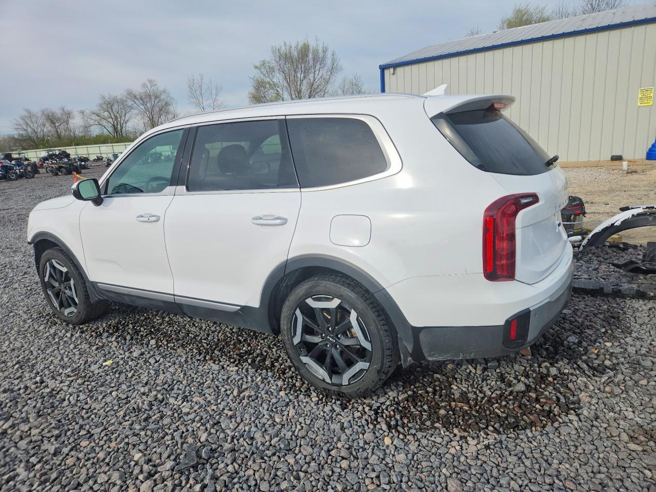 2023 Kia Telluride S - Image 2