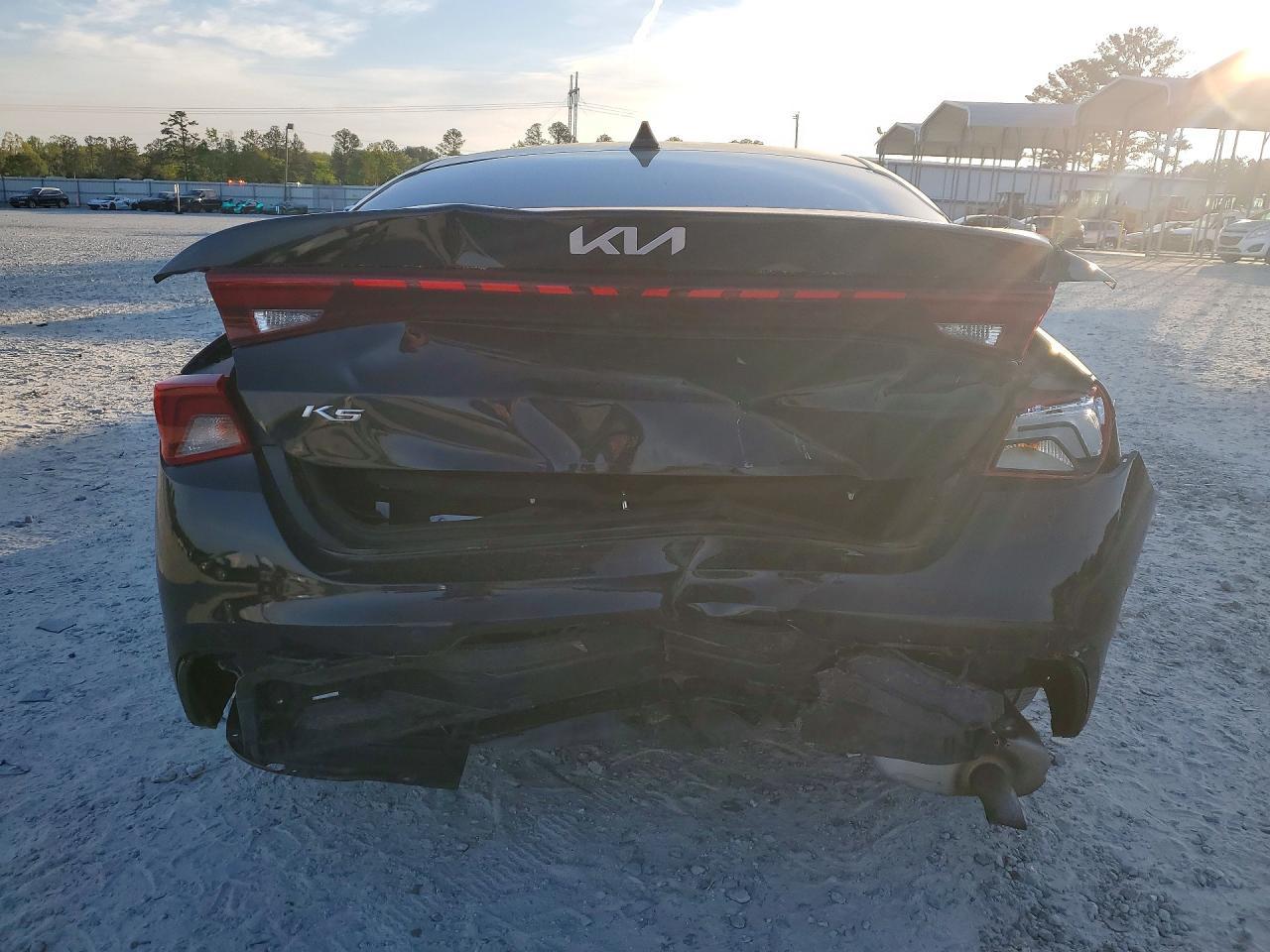 2022 Kia K5 Ex - Image 6