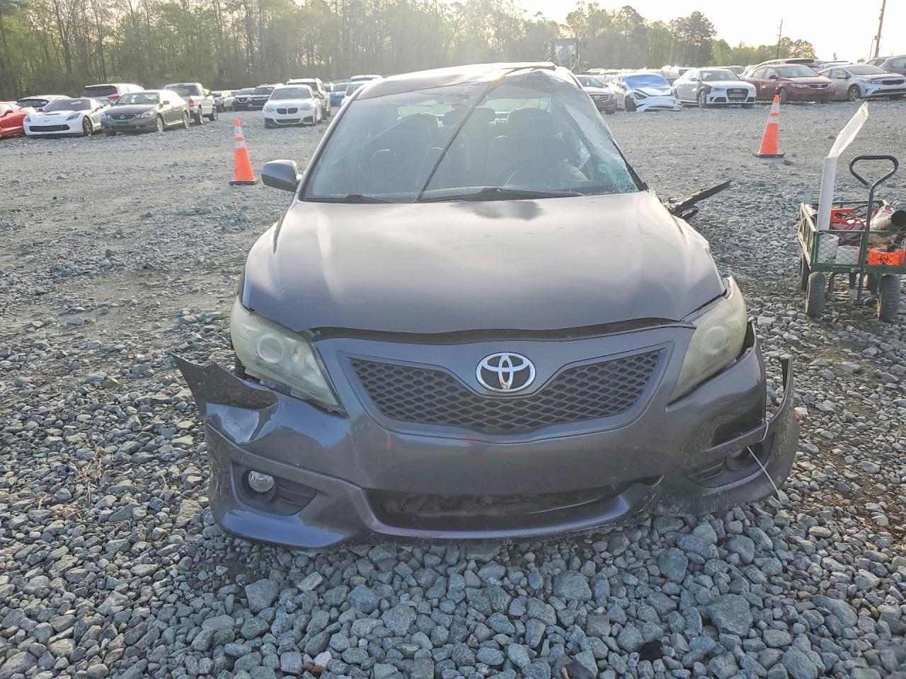 2011 Toyota Camry Se - Фото 5
