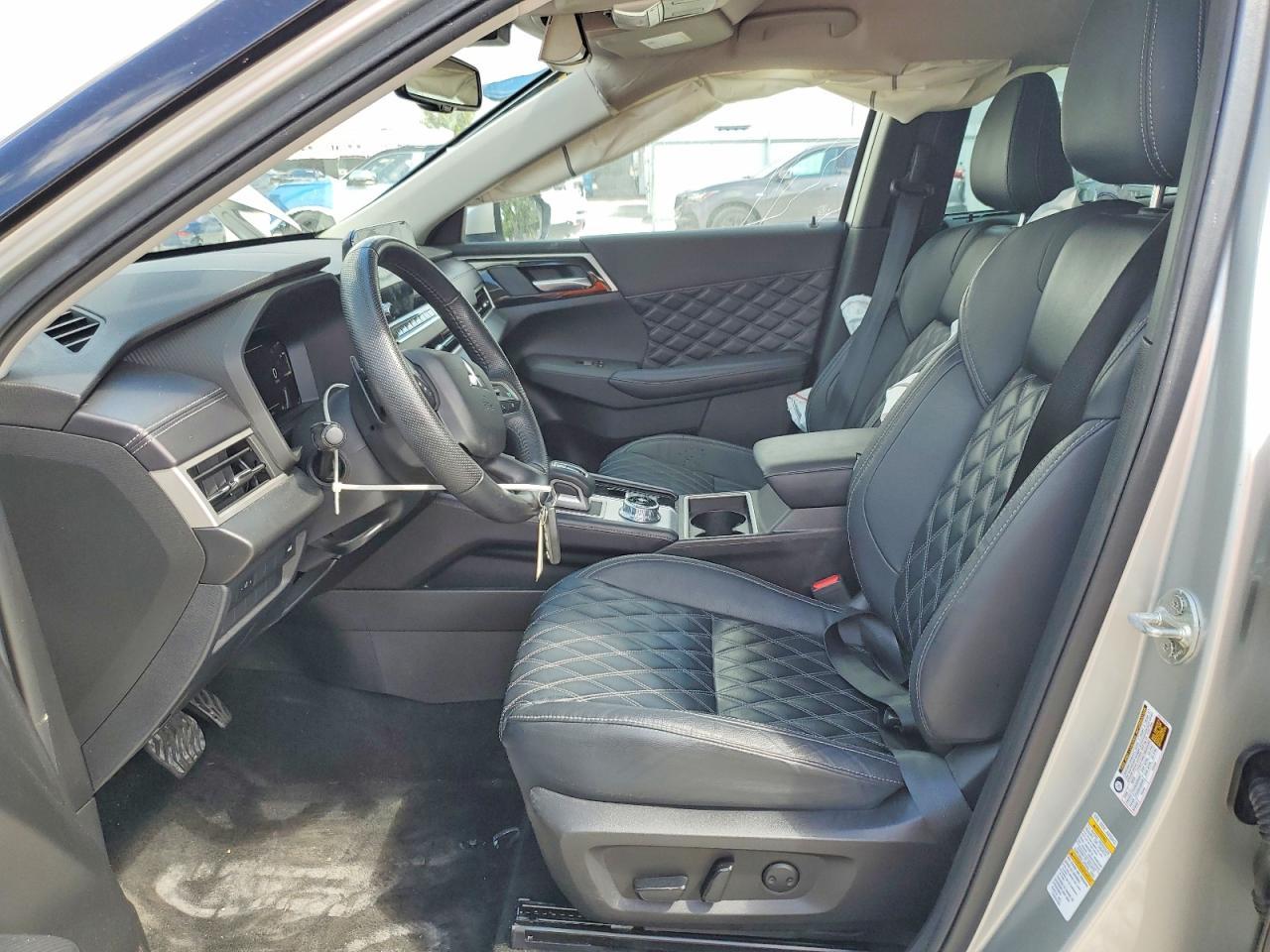 2023 Mitsubishi Outlander Sel - Фото 7