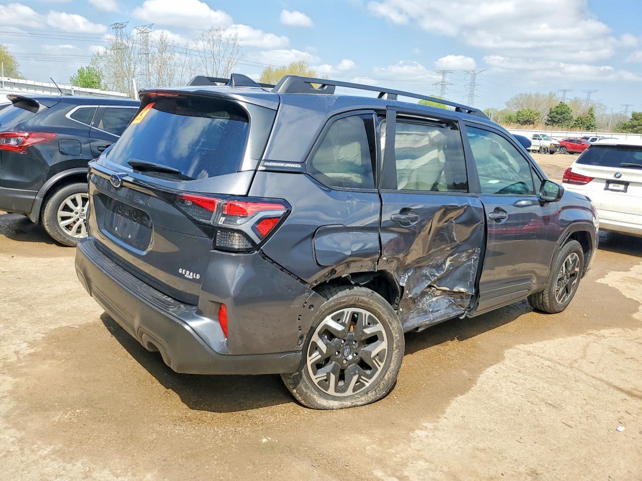 2025 Subaru Forester Premium - Фото 3