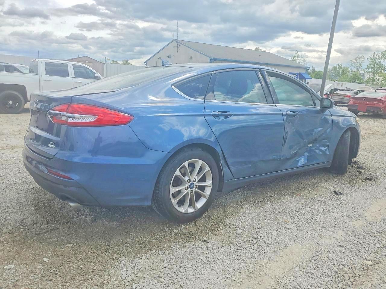 2019 Ford Fusion Se - Image 3