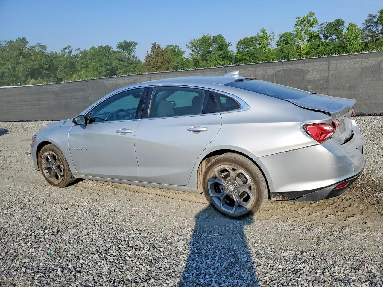 2022 Chevrolet Malibu Lt - Image 2