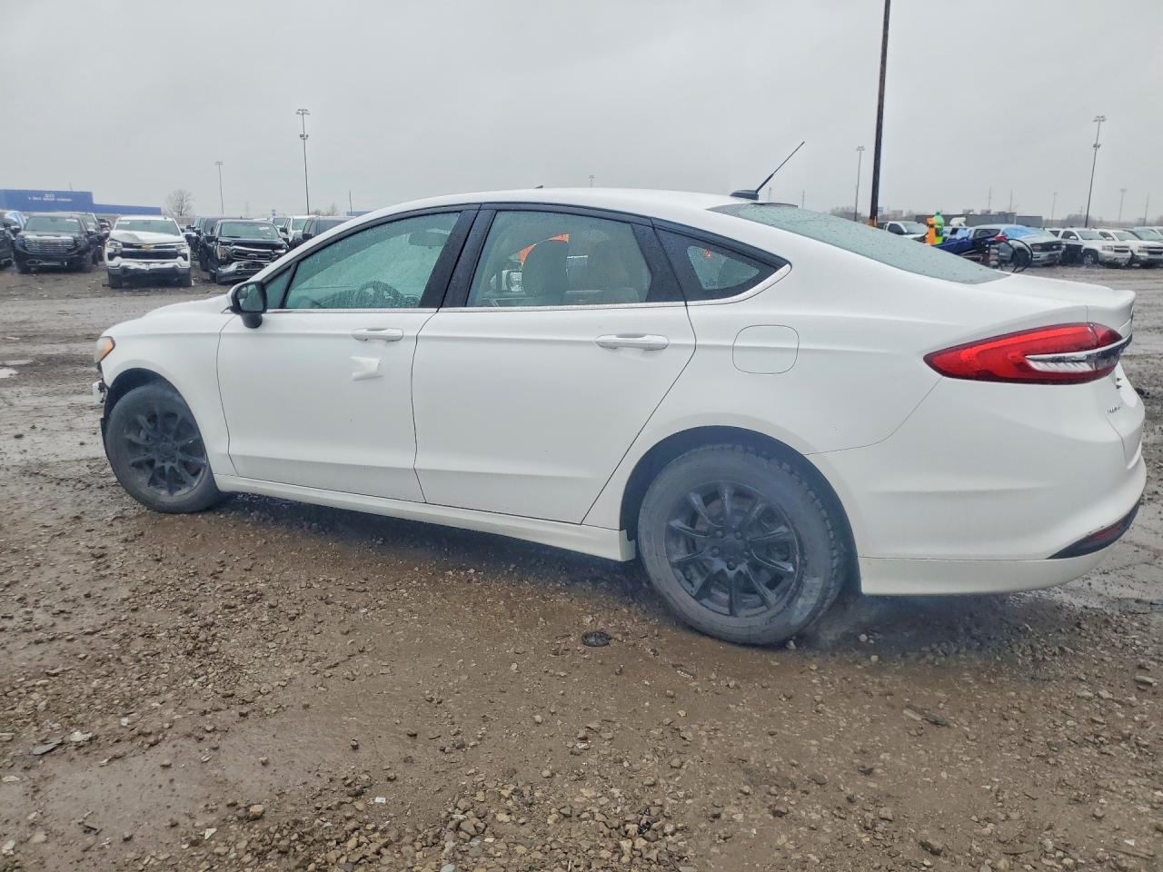 2017 Ford Fusion S - Фото 2