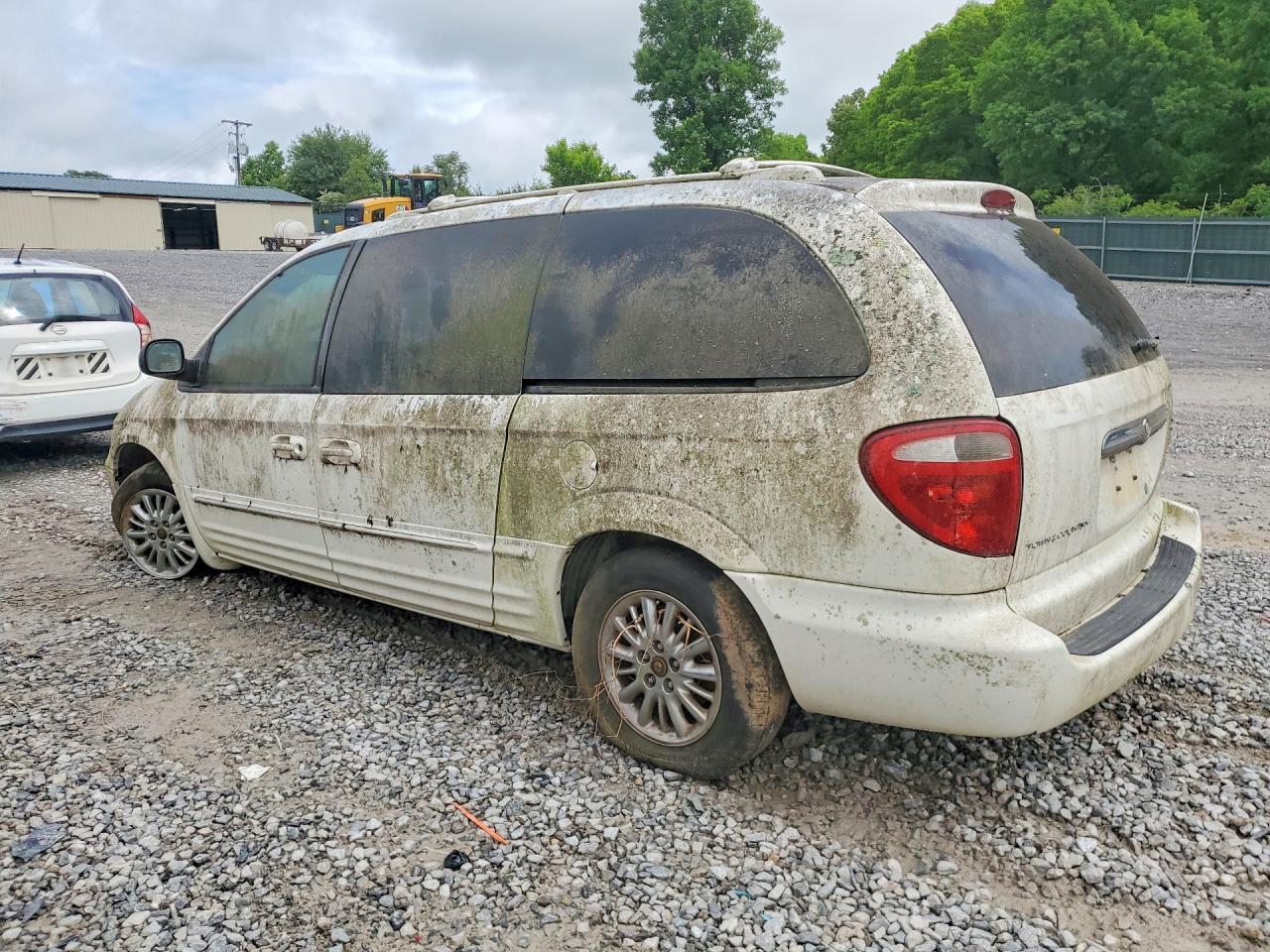 2003 Chrysler Town & Country Limited - Image 2