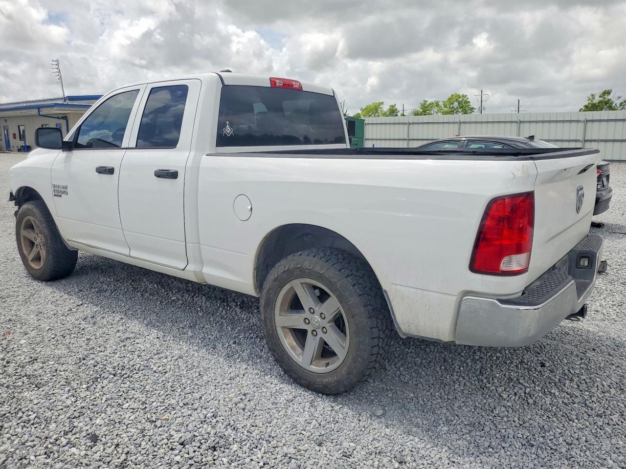 2019 Ram 1500 Classic Tradesman - Фото 2