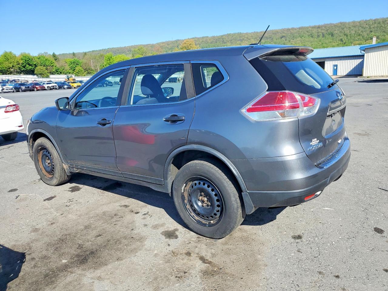 2016 Nissan Rogue S - Фото 2