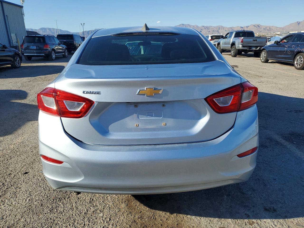 2018 Chevrolet Cruze Ls - Фото 6