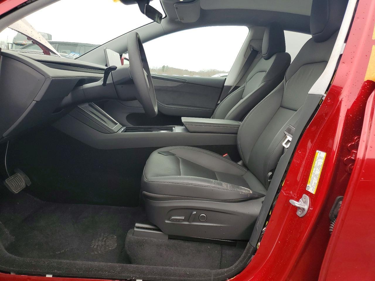 2026 Tesla Model Y - Фото 7