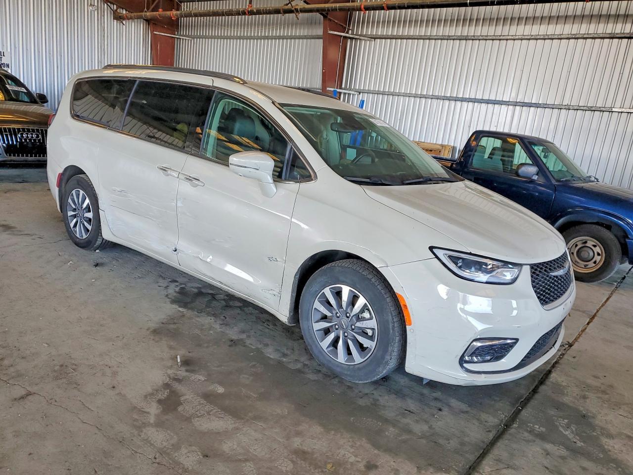 2021 Chrysler Pacifica Hybrid Touring L - Фото 4