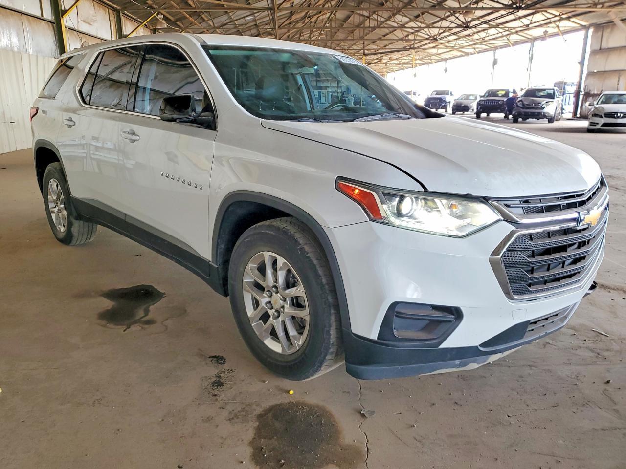 2021 Chevrolet Traverse Ls - Фото 4