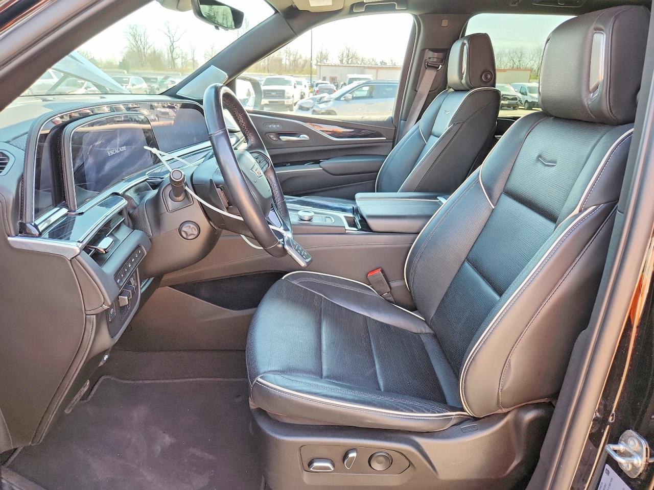 2023 Cadillac Escalade Sport - Image 7