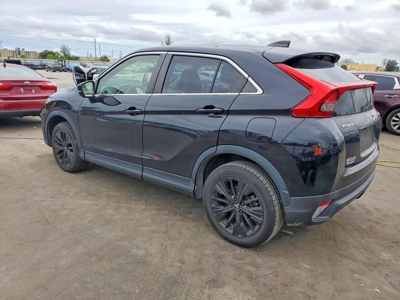 2018 Mitsubishi Eclipse Cross Le - Image 2