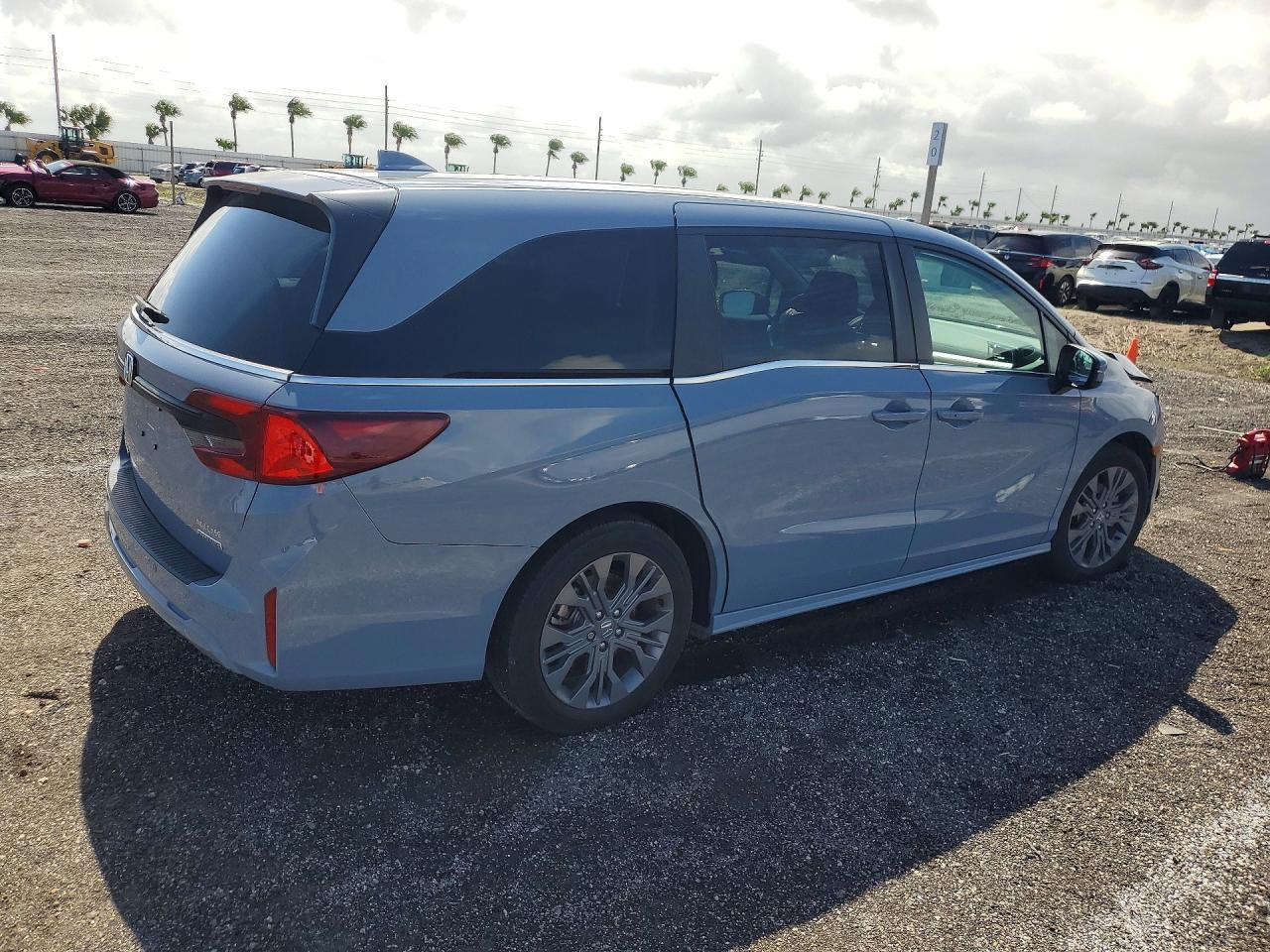2025 Honda Odyssey Touring - Фото 3