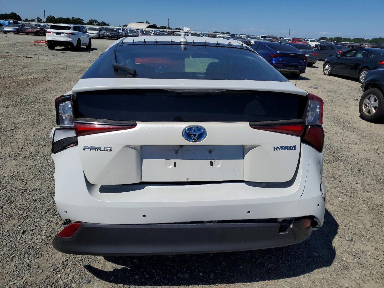 2021 Toyota Prius Le - Image 6