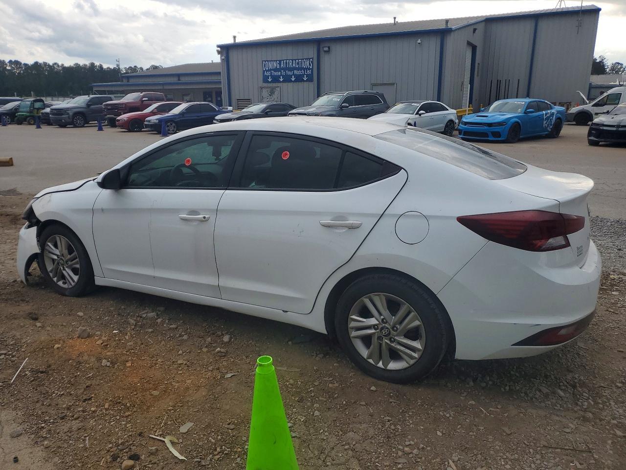 2019 Hyundai Elantra Sel - Фото 2
