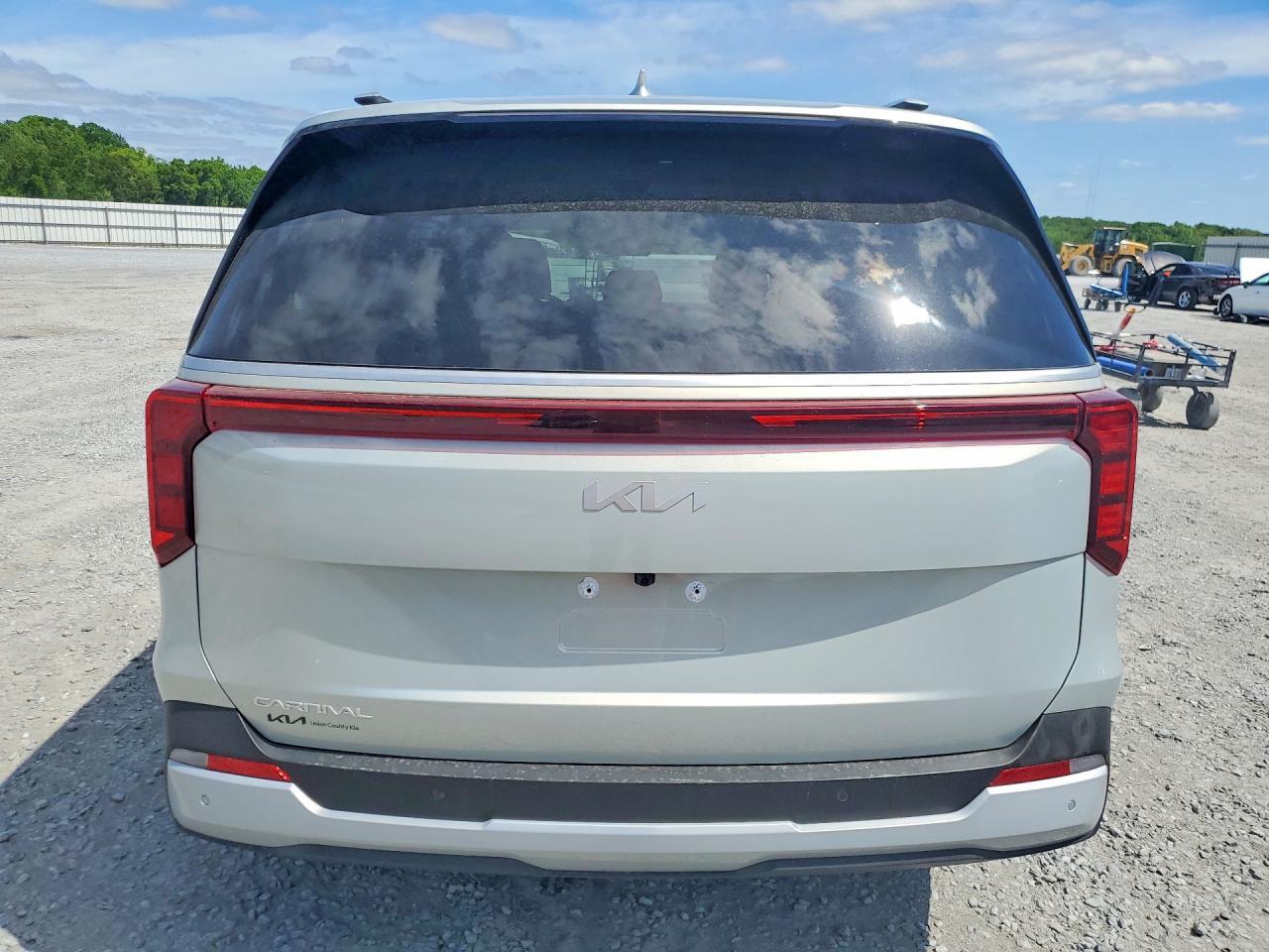 2026 Kia Carnival Ex - Image 6