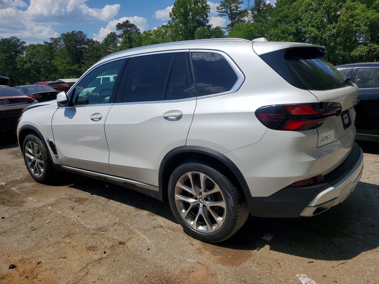 2025 BMW X5 xDrive40I - Фото 2