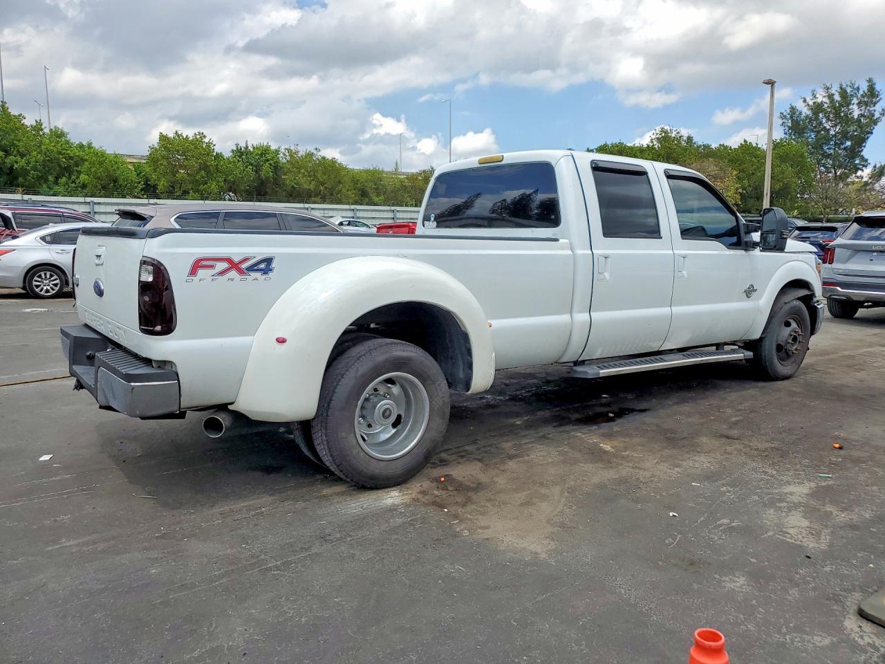 2012 Ford F350 Super Duty - Фото 3