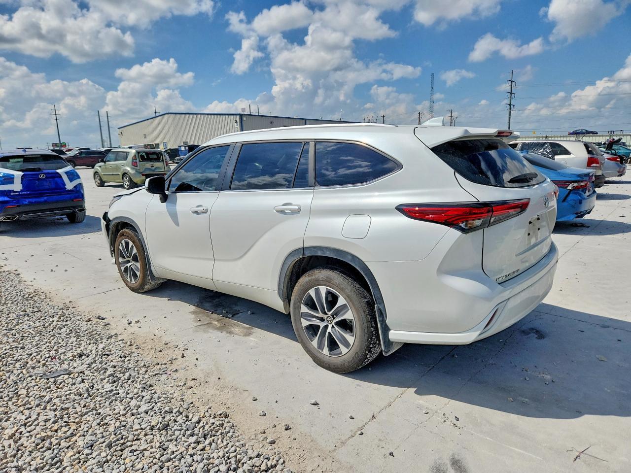 2023 Toyota Highlander Xle - Фото 2