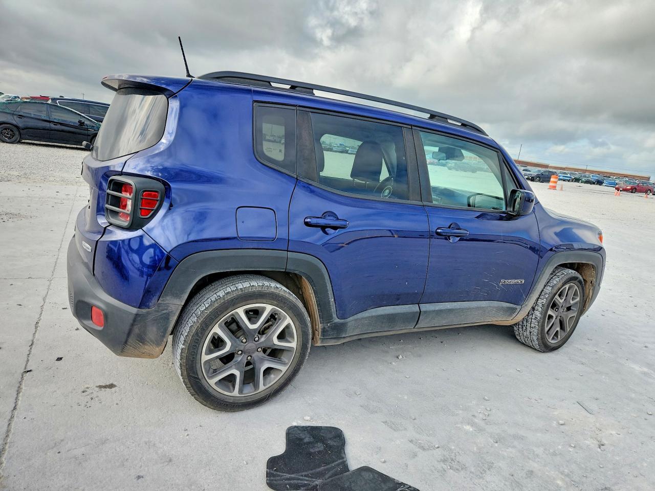 2018 Jeep Renegade Latitude - Image 3