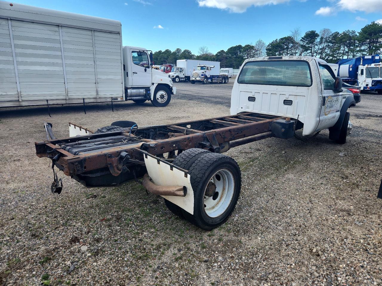 2007 Ford F550 Super Duty Truck Cab And Chassis - Фото 3