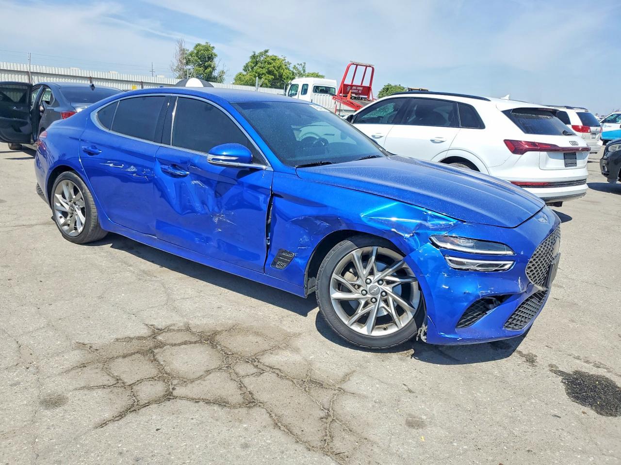 2022 Genesis G70 2.0T - Фото 4
