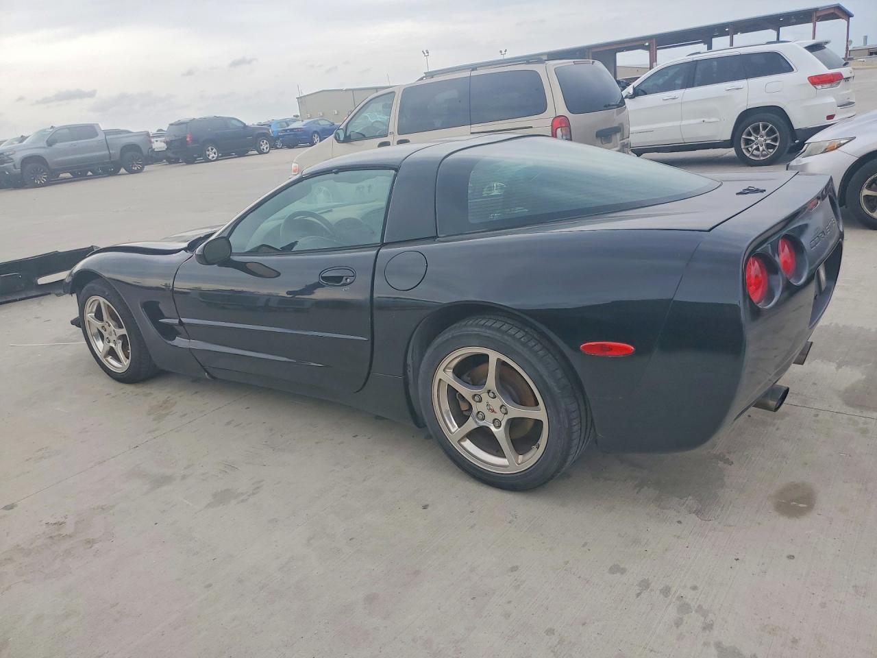 2001 Chevrolet Corvette - Фото 2