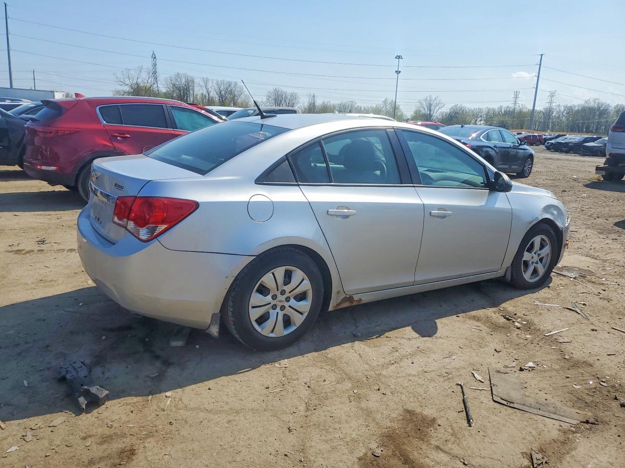 2014 Chevrolet Cruze Ls - Image 3